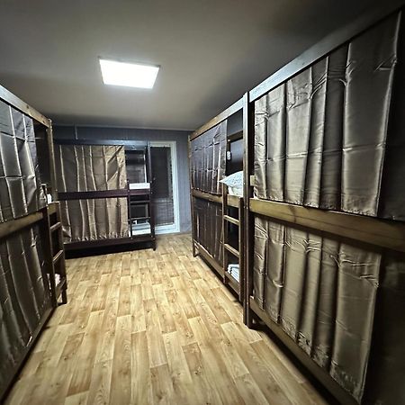 Ararat-Poznyaki Hostel Киев Экстерьер фото