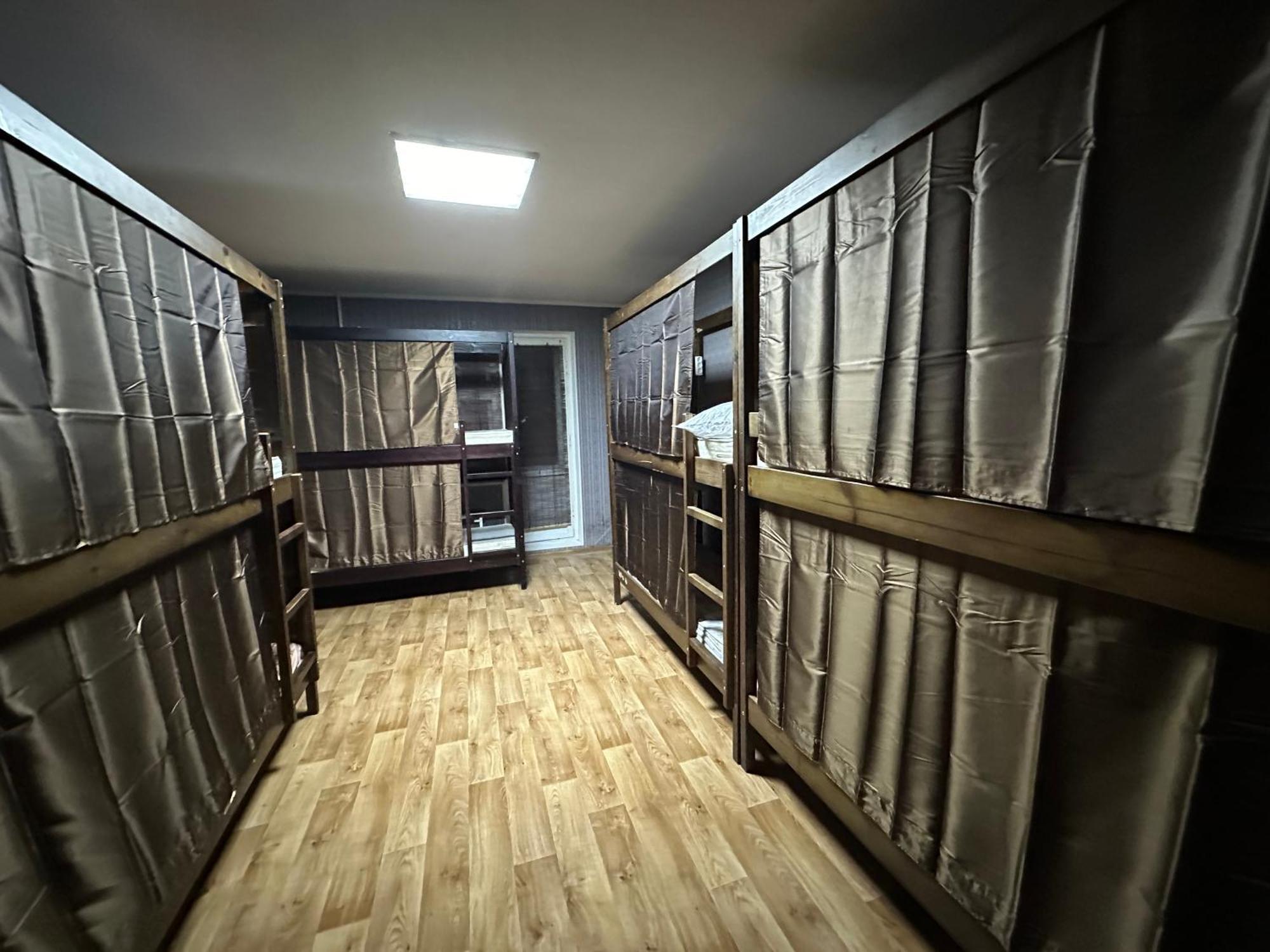 Ararat-Poznyaki Hostel Киев Экстерьер фото