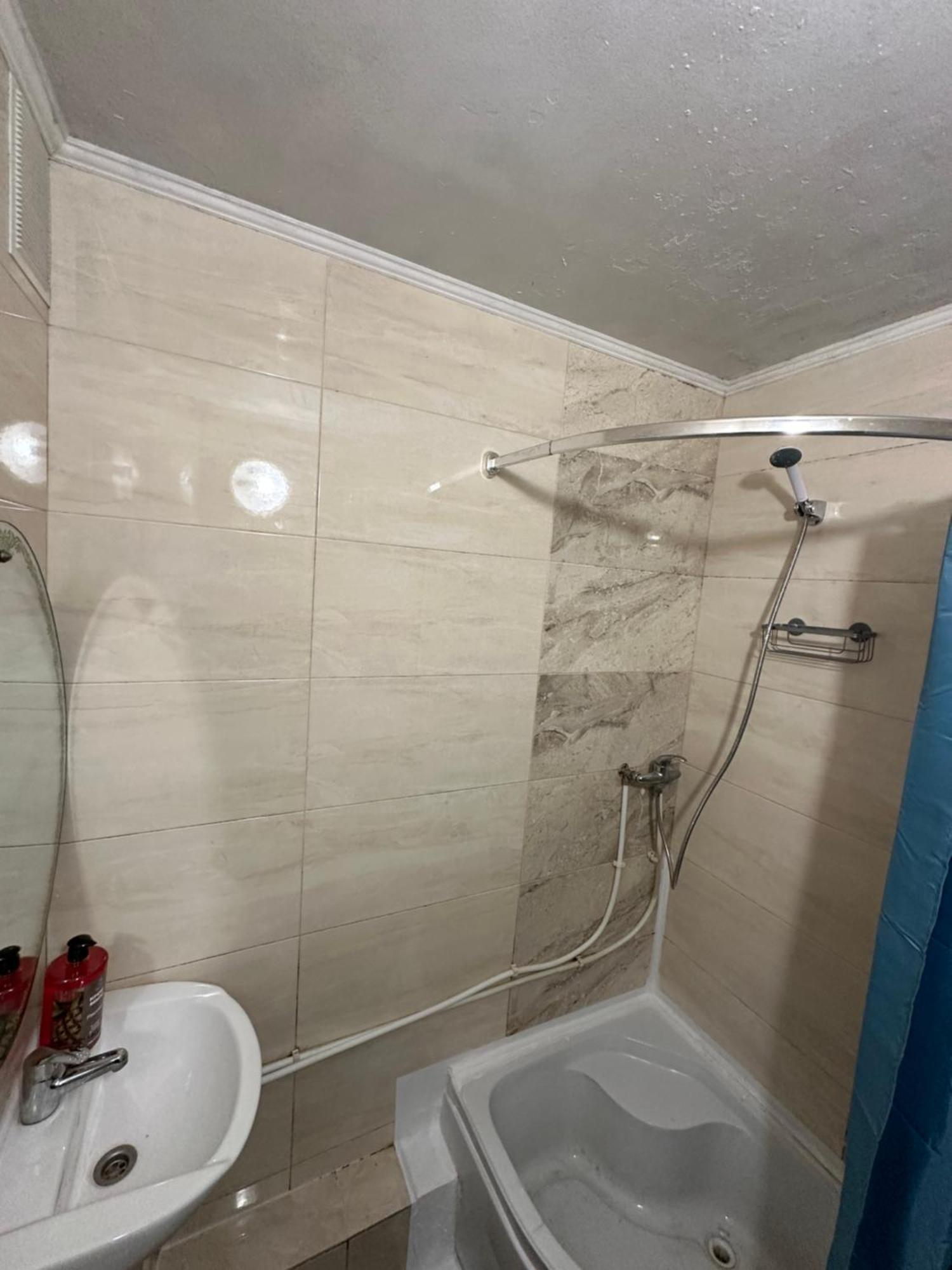 Ararat-Poznyaki Hostel Киев Экстерьер фото